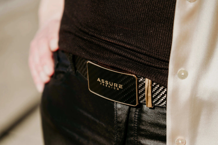 Gürtel aus Carbon mit Leder (innen)